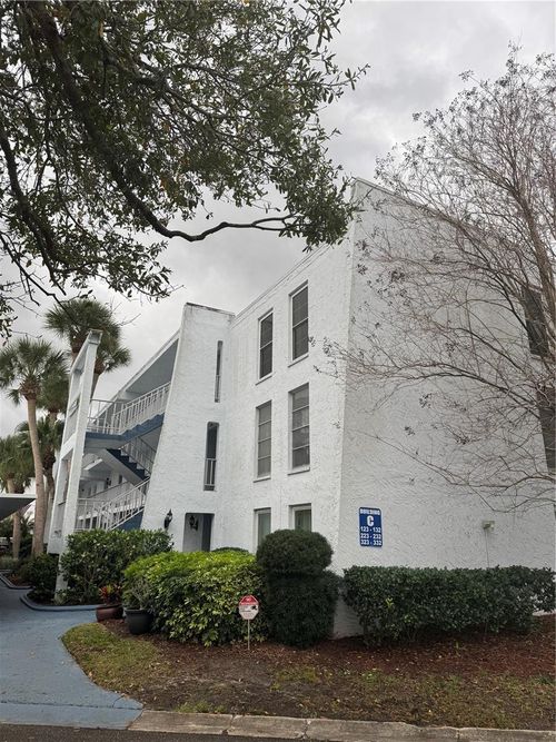 c326-225 Country Club Dr, LARGO, FL, 33771-2251 | Card Image