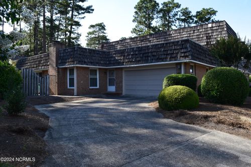 120 Racquet Ln, Pinehurst, NC, 28374-7626 | Card Image