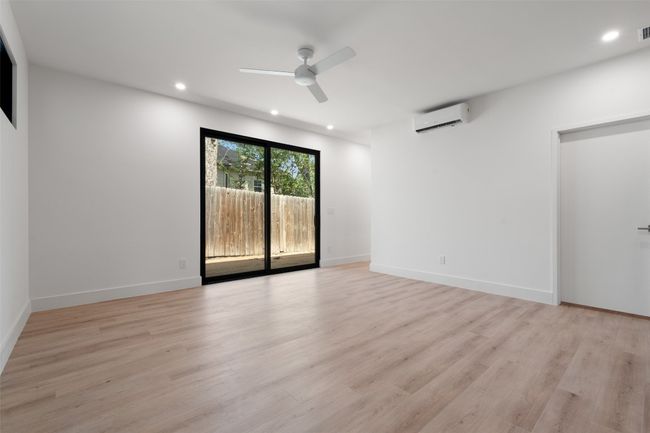 B - 2107 Maple Ave, House other with 2 bedrooms, 2 bathrooms and 1 parking in Austin TX | Image 9