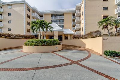 303 - 6600 Sunset Way, Condo with 2 bedrooms, 2 bathrooms and null parking in St Pete Beach FL | Image 2