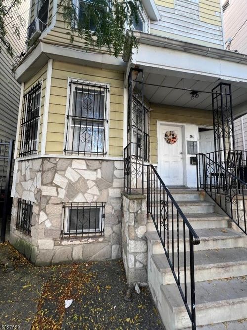 apt-3-134 Ridge St, Newark, NJ, 07104-1388 | Card Image