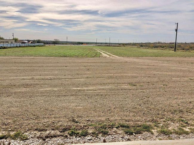 2991 N Highway 83, House other with 3 bedrooms, 2 bathrooms and null parking in Roma TX | Image 46