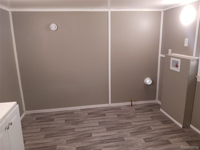 Laundry area | Image 20