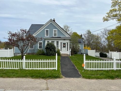 558 Ash St, Brockton, MA, 02301-5041 | Card Image
