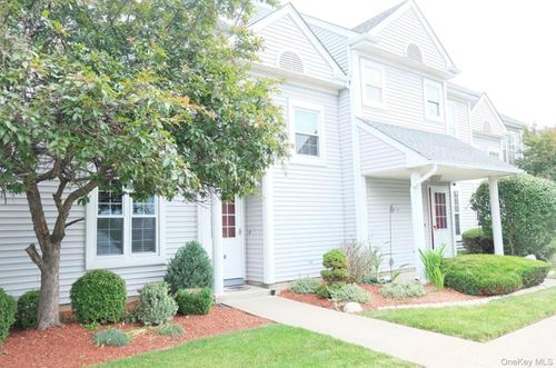 25 Kensington Way, Middletown, NY, 10940-2132 | Card Image