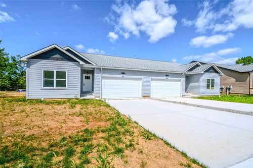 681 Waldsmith Way, Vandalia, OH, 45377-8606 | Card Image