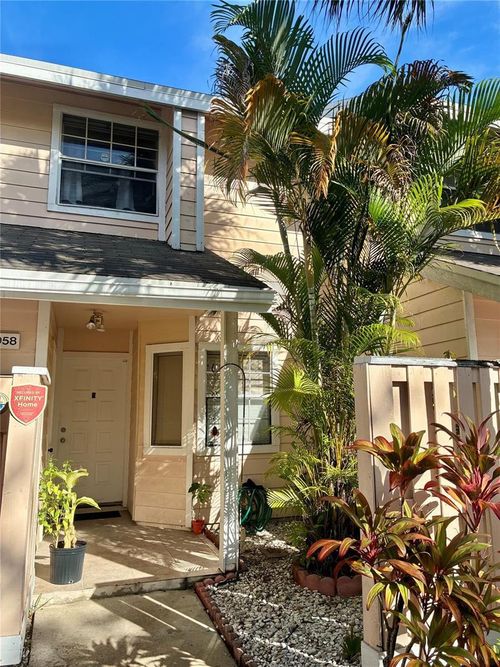 2058-2058 Champions Way, North Lauderdale, FL, 33068-5468 | Card Image