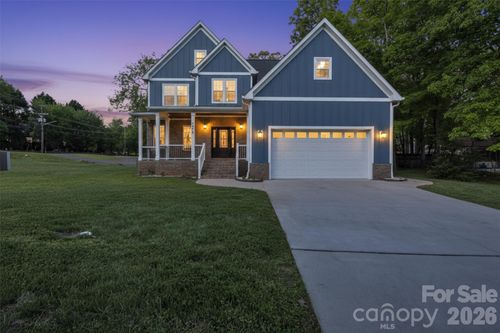 3075 Jamestown Dr, Gastonia, NC, 28054-6057 | Card Image