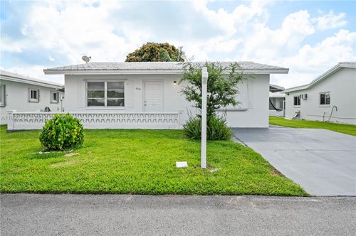 7004 Nw 67th Ave, Tamarac, FL, 33321-5405 | Card Image