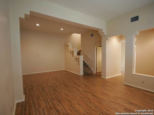 apt-2-207 Grandview Pl, San Antonio, TX, 78209-5873 | Card Image