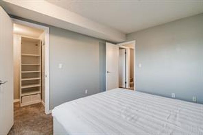 3 - 52 38a Ave Sw, Home with 2 bedrooms, 1 bathrooms and 1 parking in Calgary AB | Image 21