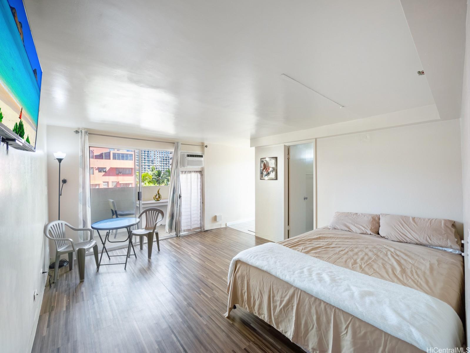 Kuhio Ave, Honolulu, HI 96815 #1
