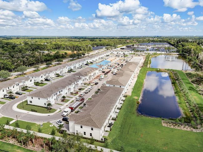 5730 Se Edgewater Cir, Townhouse with 3 bedrooms, 3 bathrooms and null parking in Stuart FL | Image 33