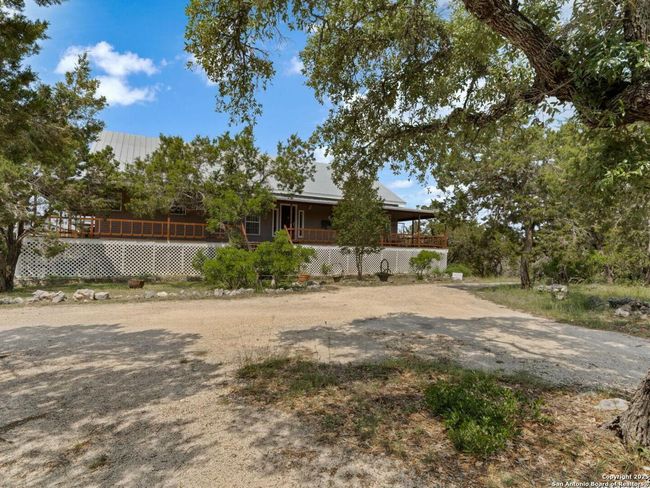 388 Oak Trl, House other with 3 bedrooms, 5 bathrooms and null parking in Pipe Creek TX | Image 49