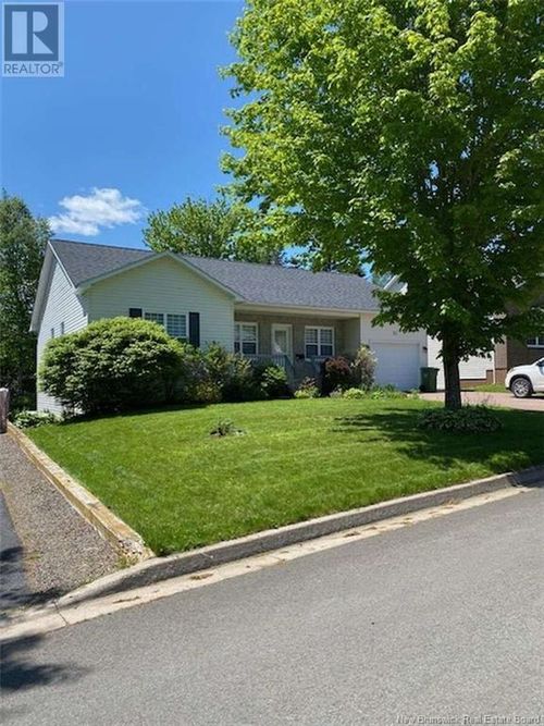 31 Thomas Crt, Fredericton, NB, E3A9Y4 | Card Image
