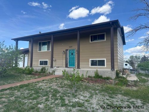 958 Willow St, Wheatland, WY, 82201-2124 | Card Image