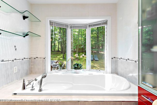 10 Edgewood Dr, House other with 5 bedrooms, 3 bathrooms and null parking in Holmdel NJ | Image 24