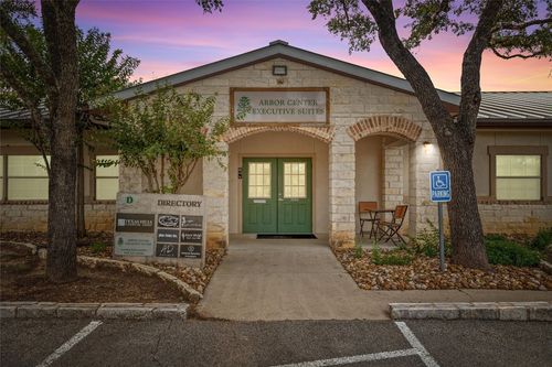 d-800-800 W Highway 290, Dripping Springs, TX, 78620-4191 | Card Image