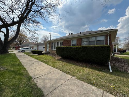 20950 Norwood Dr, Harper Woods, MI, 48225-1729 | Card Image