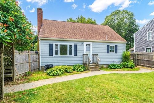 27 Cricket Ln, Marshfield, MA, 02050-2977 | Card Image