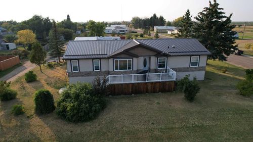 219 1 Avenue E, Youngstown, AB, T0J3P0 | Card Image