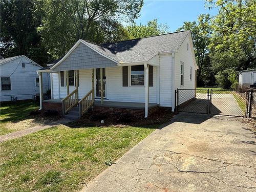 1112 Marne St, Winston Salem, NC, 27107-1330 | Card Image