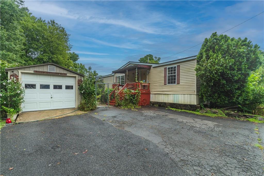 Clancy Ave, New Windsor, NY 12553