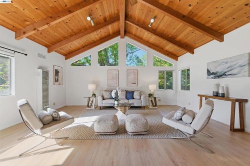 3586 Somerset Ave, Castro Valley, CA, 94546-3357 | Card Image