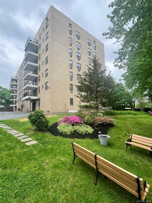 601-35 Stewart, Mount Kisco, NY, 10549 | Card Image
