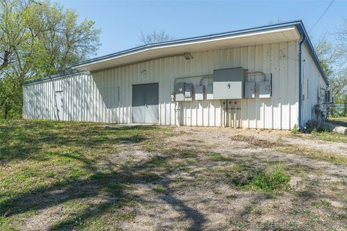 709 E 4th St, Skiatook, OK, 74070-1605 | Card Image