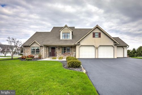 12 Buckingham Ln, Gordonville, PA, 17529-9309 | Card Image