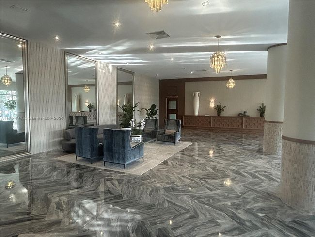 APT-434 - 5401 Collins Ave, Condo with 2 bedrooms, 2 bathrooms and null parking in Miami Beach FL | Image 21