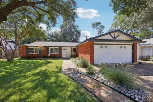 2604 Hollywood Dr, Arlington, TX, 76013-1220 | Card Image