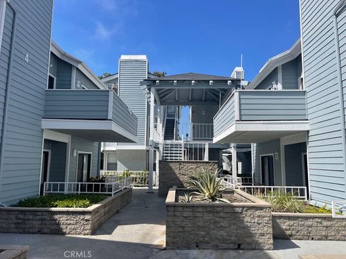 i-204-16960 Algonquin St, Huntington Beach, CA, 92649 | Card Image