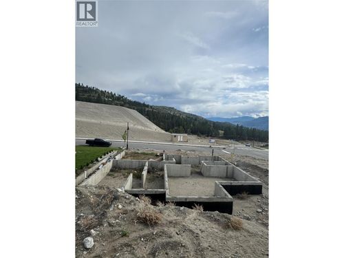 1129 Antler Dr, Penticton, BC, V2A0J8 | Card Image
