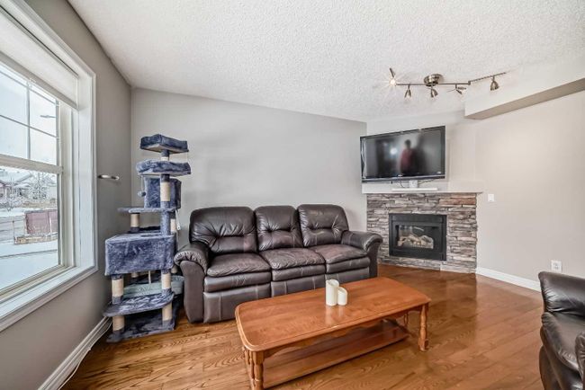 163 Eversyde Circle Sw, Home with 4 bedrooms, 2 bathrooms and 2 parking in Calgary AB | Image 7