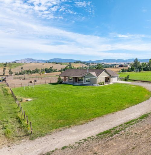 534 Shanna Ct, Stevensville, MT, 59870-6119 | Card Image