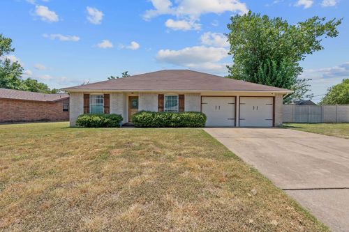 1910 W Mesa Park Dr, Round Rock, TX, 78664-3164 | Card Image
