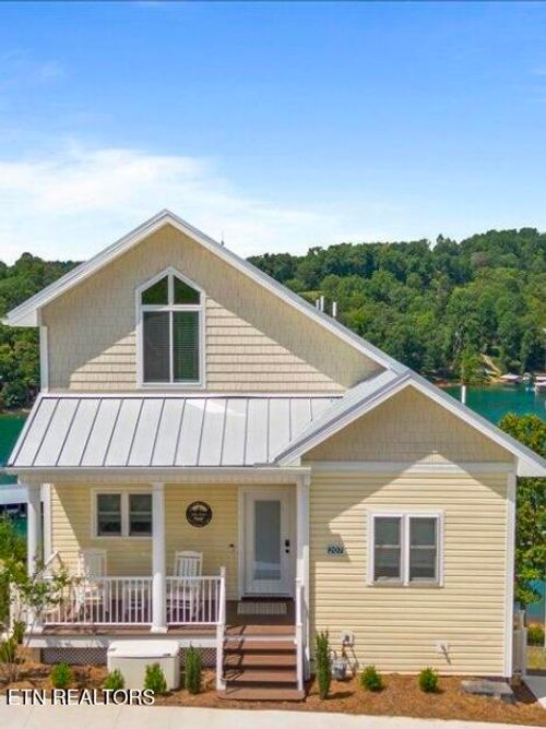 b-131 N Deer Village Ln, La Follette, TN, 37766-5602 | Card Image