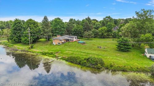 5394 Evans Rd, Holly, MI, 48442-8430 | Card Image