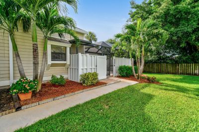 1304 Summerwinds Lane, Townhouse with 3 bedrooms, 2 bathrooms and null parking in Jupiter FL | Image 2