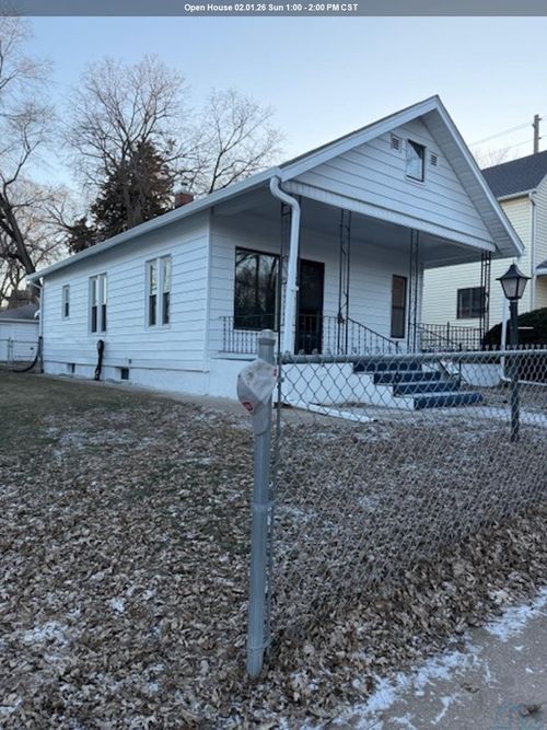 1620 W 17th St, Sioux City, IA, 51103-2811 | Card Image