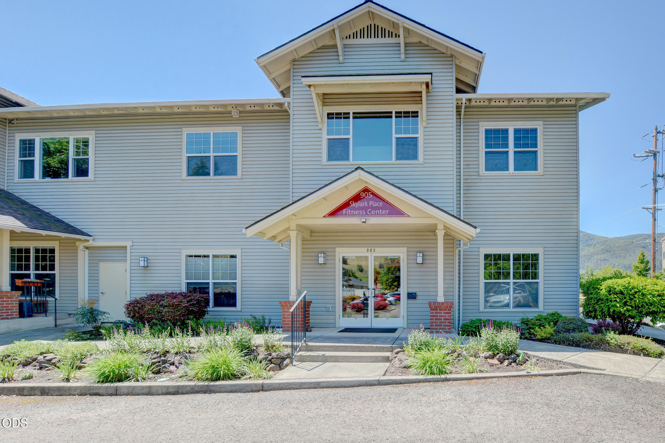 905 Skylark Pl, Ashland, OR 97520
