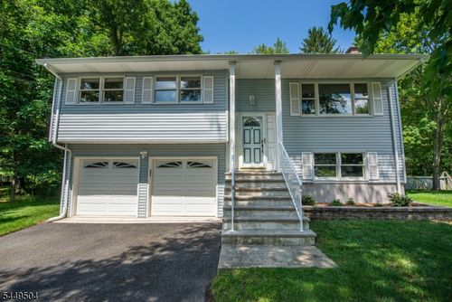 19 Hermanne Dr, Flanders, NJ, 07836-9510 | Card Image