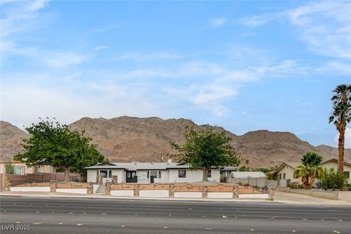 706 N Hollywood Blvd, Las Vegas, NV, 89110-4151 | Card Image