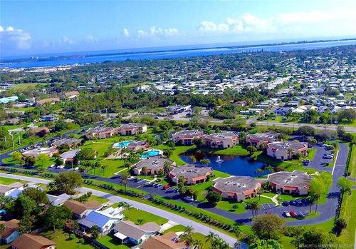 apt-3-10-1999 Collins Cir, Jensen Beach, FL, 34957-6624 | Card Image