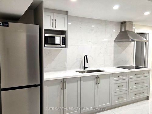 195 Milky Way Dr, Richmond Hill, ON, L4C5H3 | Card Image