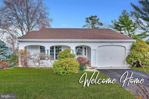 40 Cotherstone Dr, Southampton, NJ, 08088-1002 | Card Image