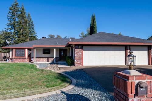 3122 Panorama Dr, Redding, CA, 96003-2244 | Card Image