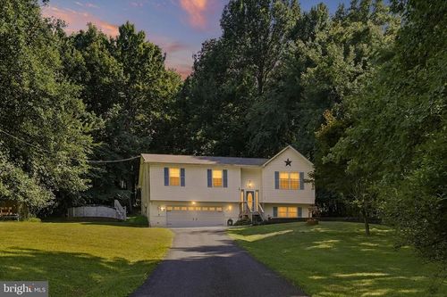 461 Rome Beauty Dr, LINDEN, VA, 22642-6441 | Card Image
